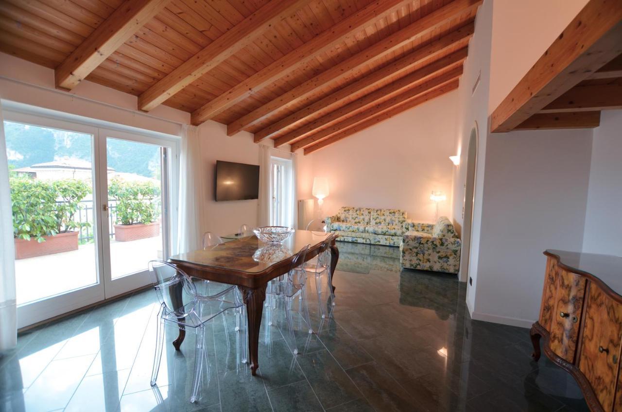 Attic Suite Palme 加尔达湖滨 外观 照片