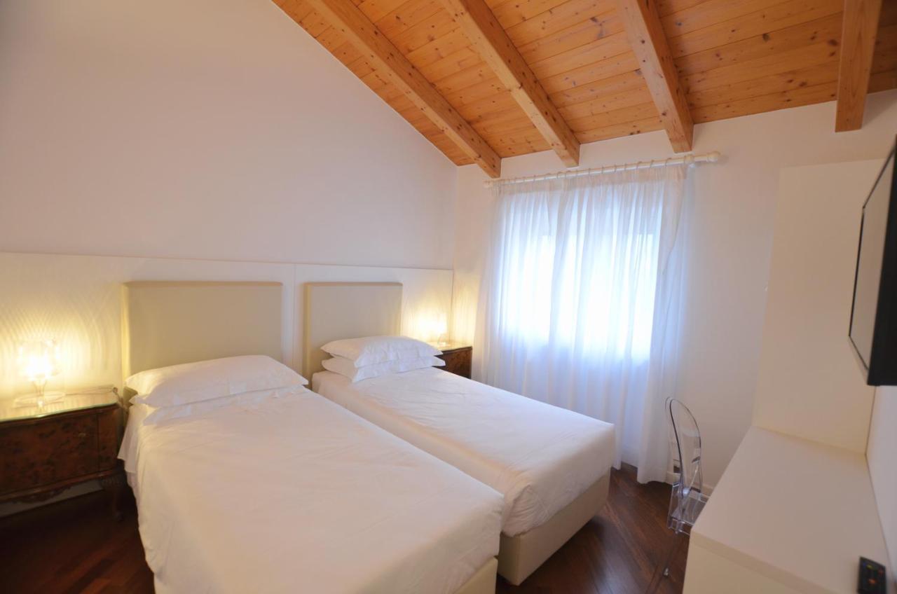 Attic Suite Palme 加尔达湖滨 外观 照片